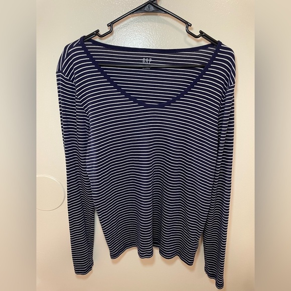 ✨2for$6 GAP Navy Blue Long Sleeve Size XL #A1 - Picture 1 of 5